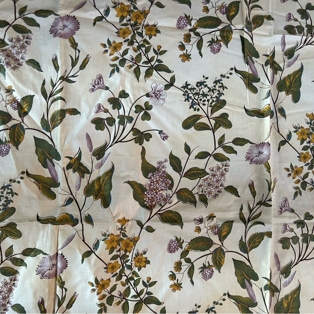 Beacon Hill Vintage Samira lilac 100% CottonFabric a little bit more than 1 Yard